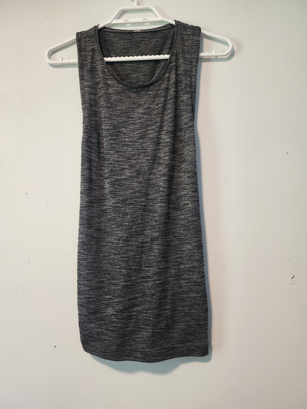 Lululemon Twist Back Racerback Tank | Heathered Grey | Size 8